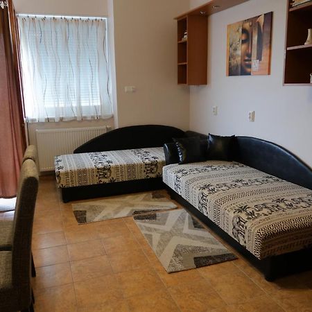 Eva Apartman Szigetvar Bagian luar foto