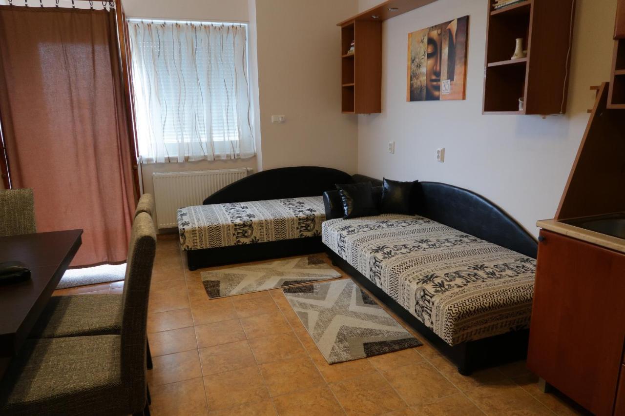Eva Apartman Szigetvar Bagian luar foto