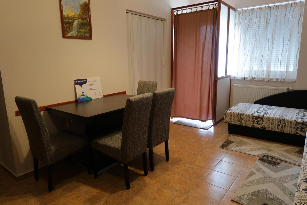 Eva Apartman Szigetvar Bagian luar foto