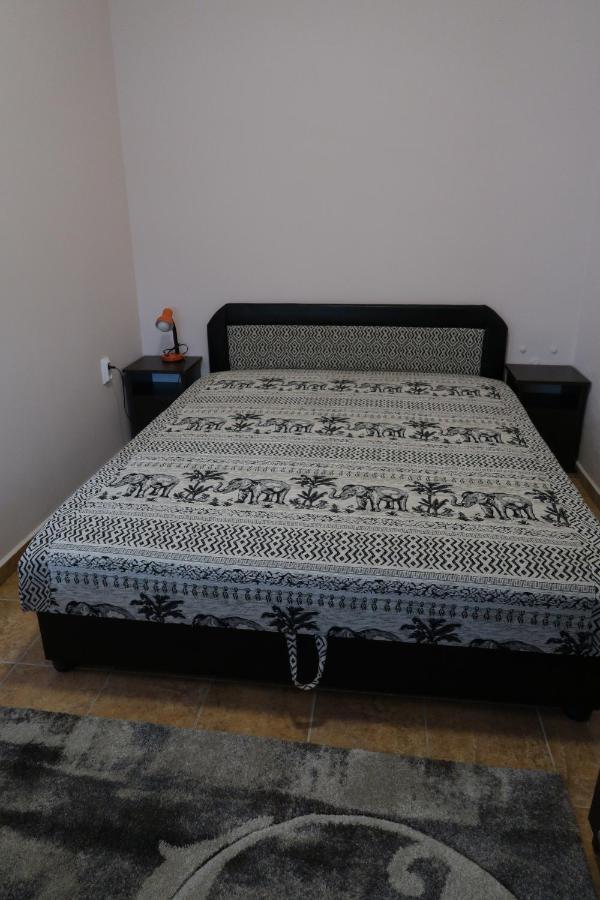 Eva Apartman Szigetvar Bagian luar foto