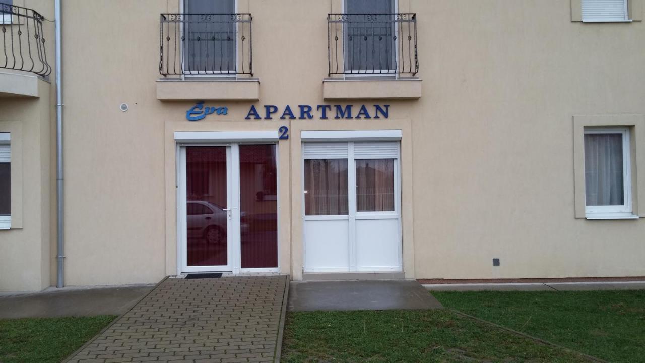 Eva Apartman Szigetvar Bagian luar foto