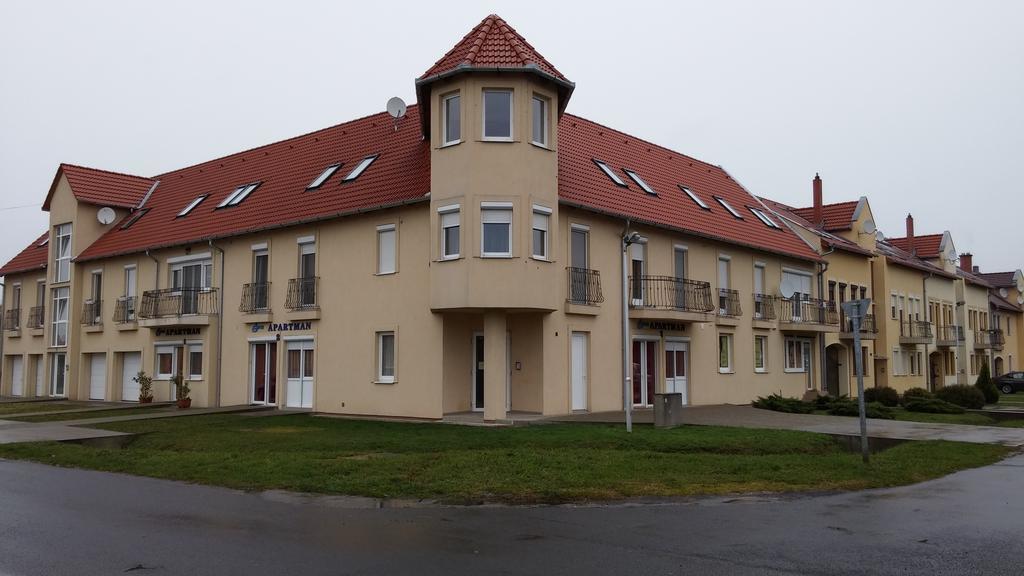 Eva Apartman Szigetvar Ruang foto