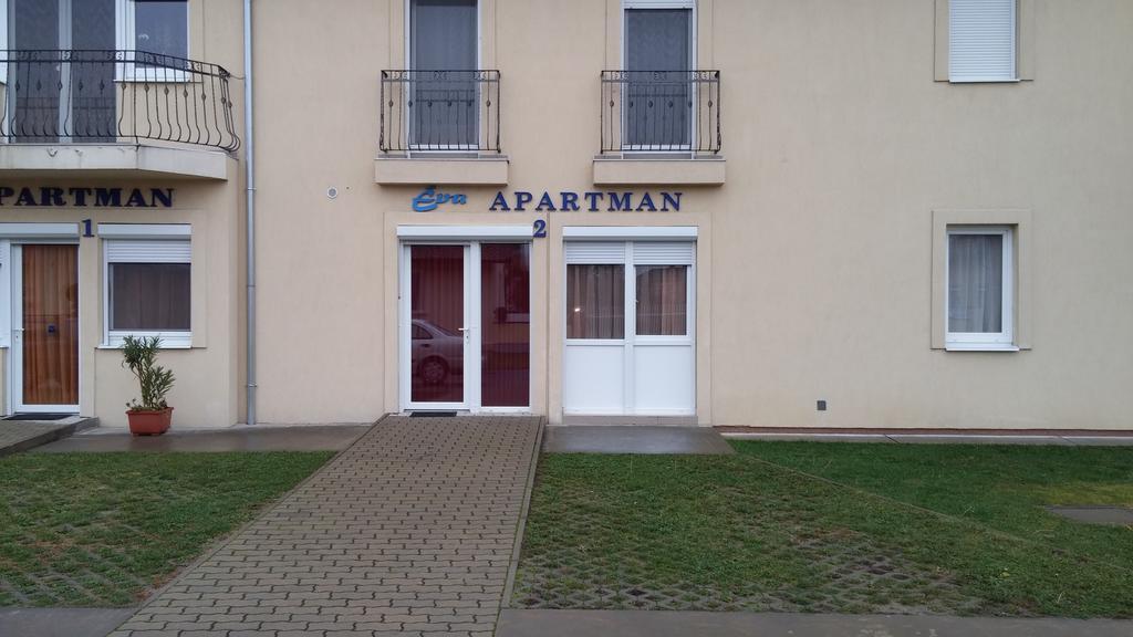 Eva Apartman Szigetvar Bagian luar foto